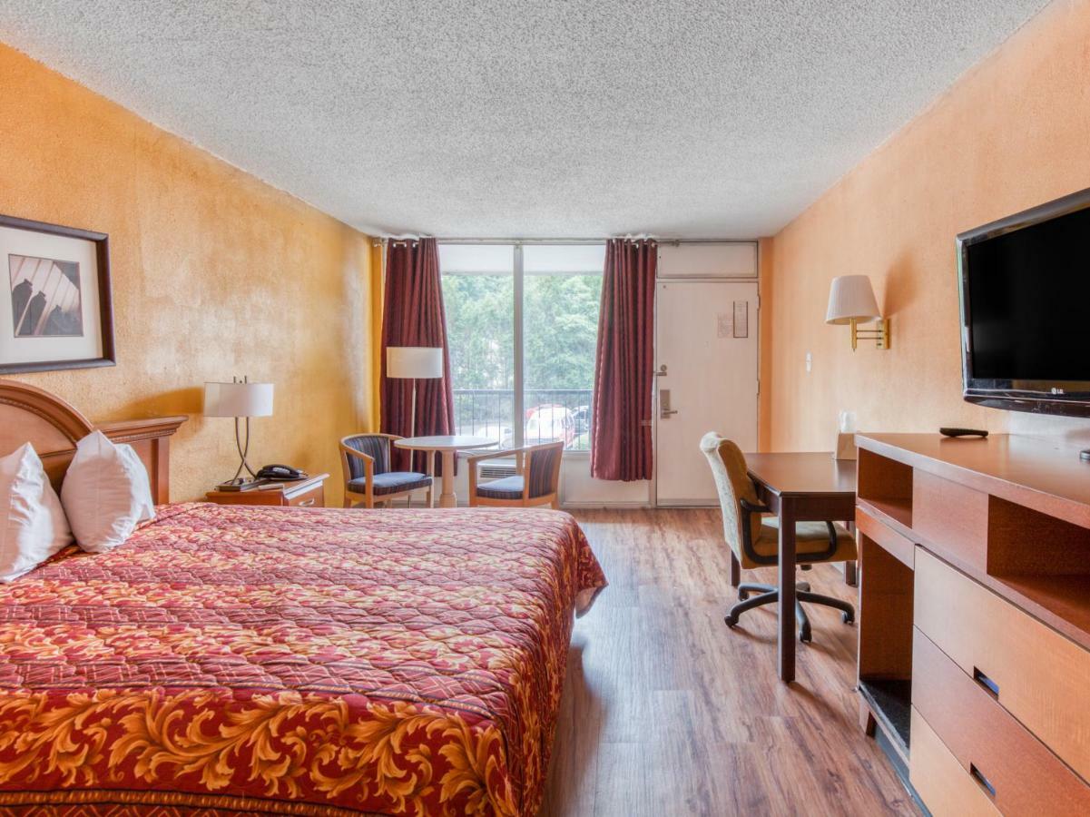 Budgetel Inn & Suites Forest Park Eksteriør bilde