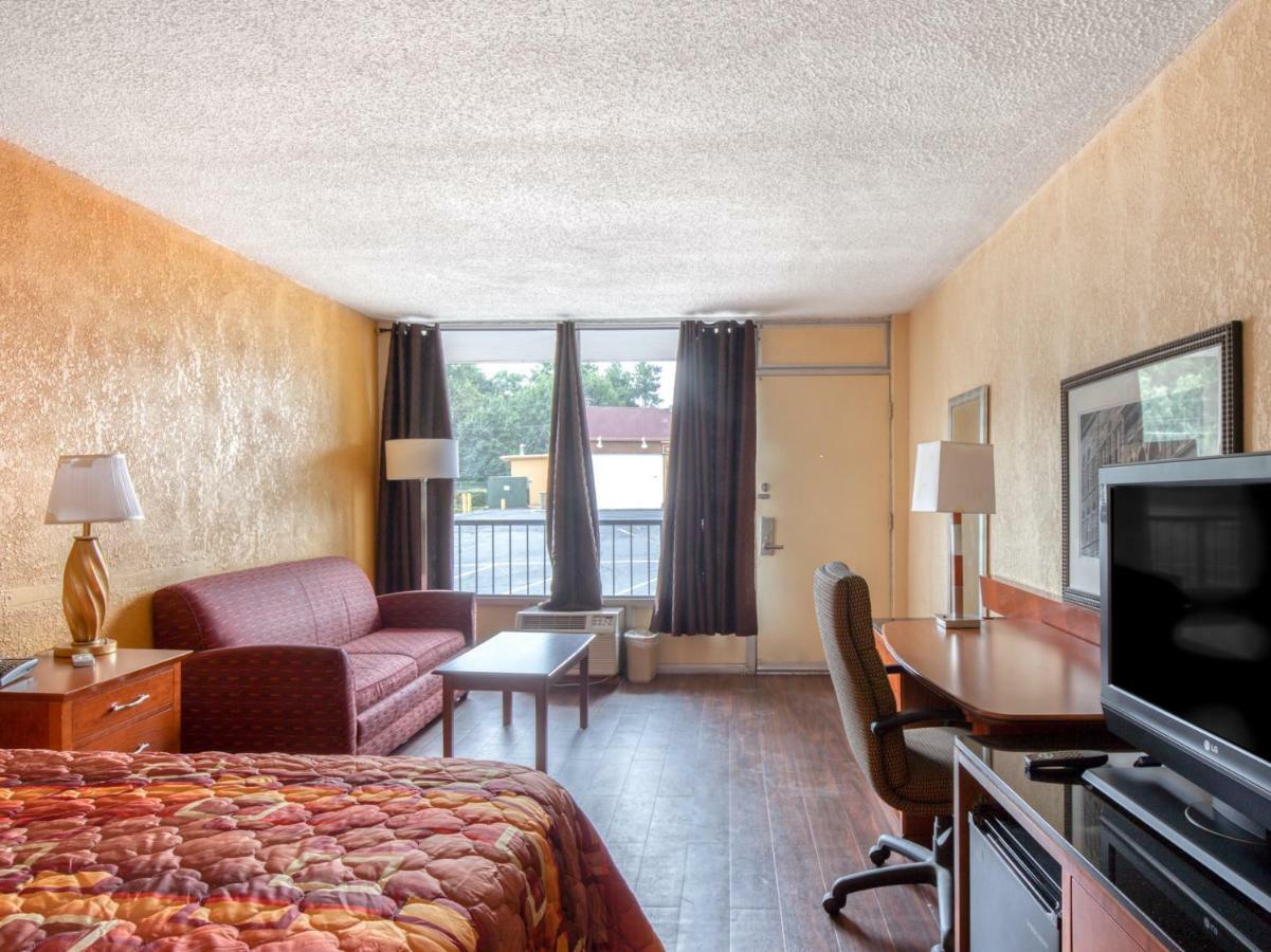 Budgetel Inn & Suites Forest Park Eksteriør bilde