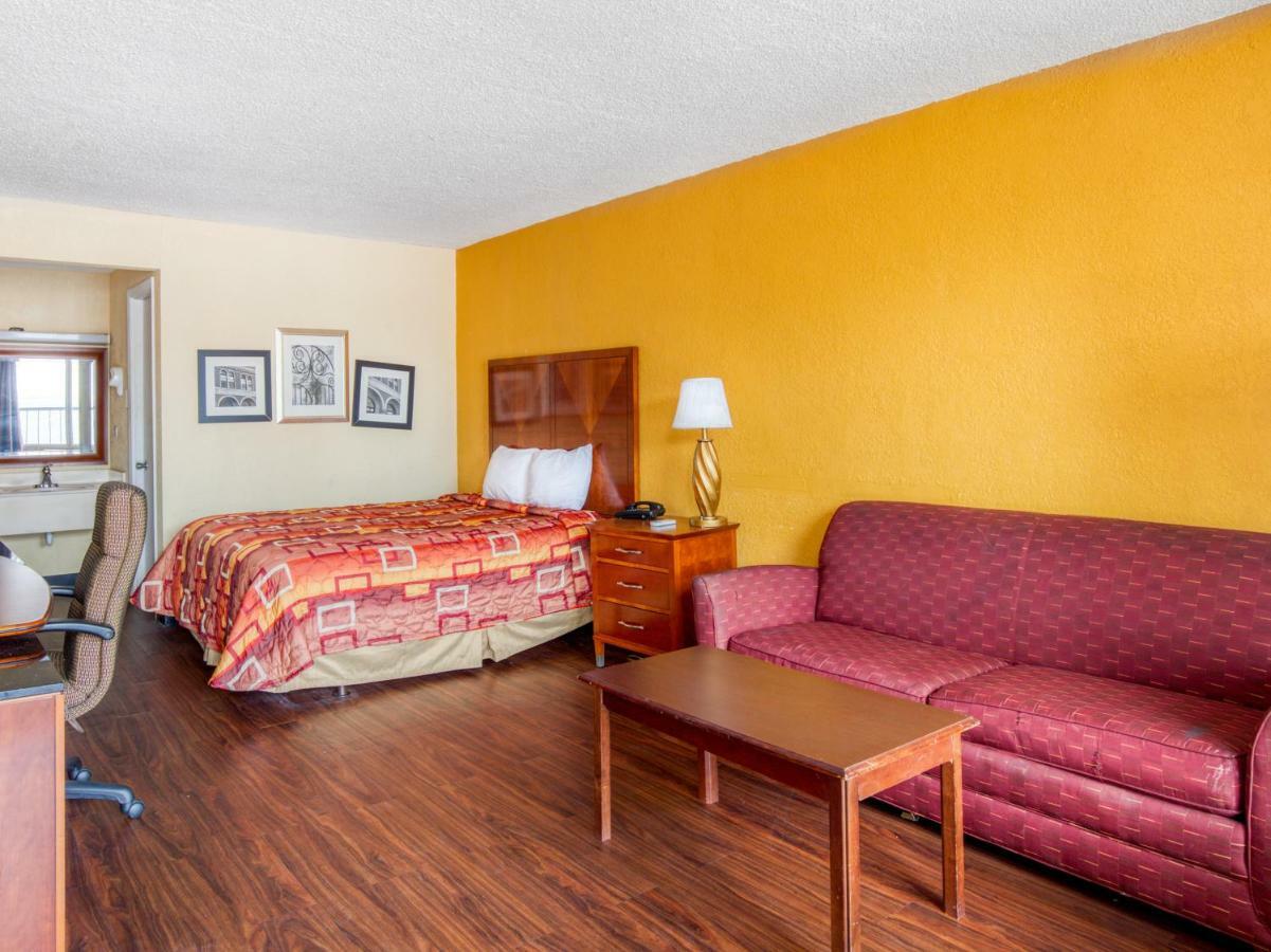 Budgetel Inn & Suites Forest Park Eksteriør bilde