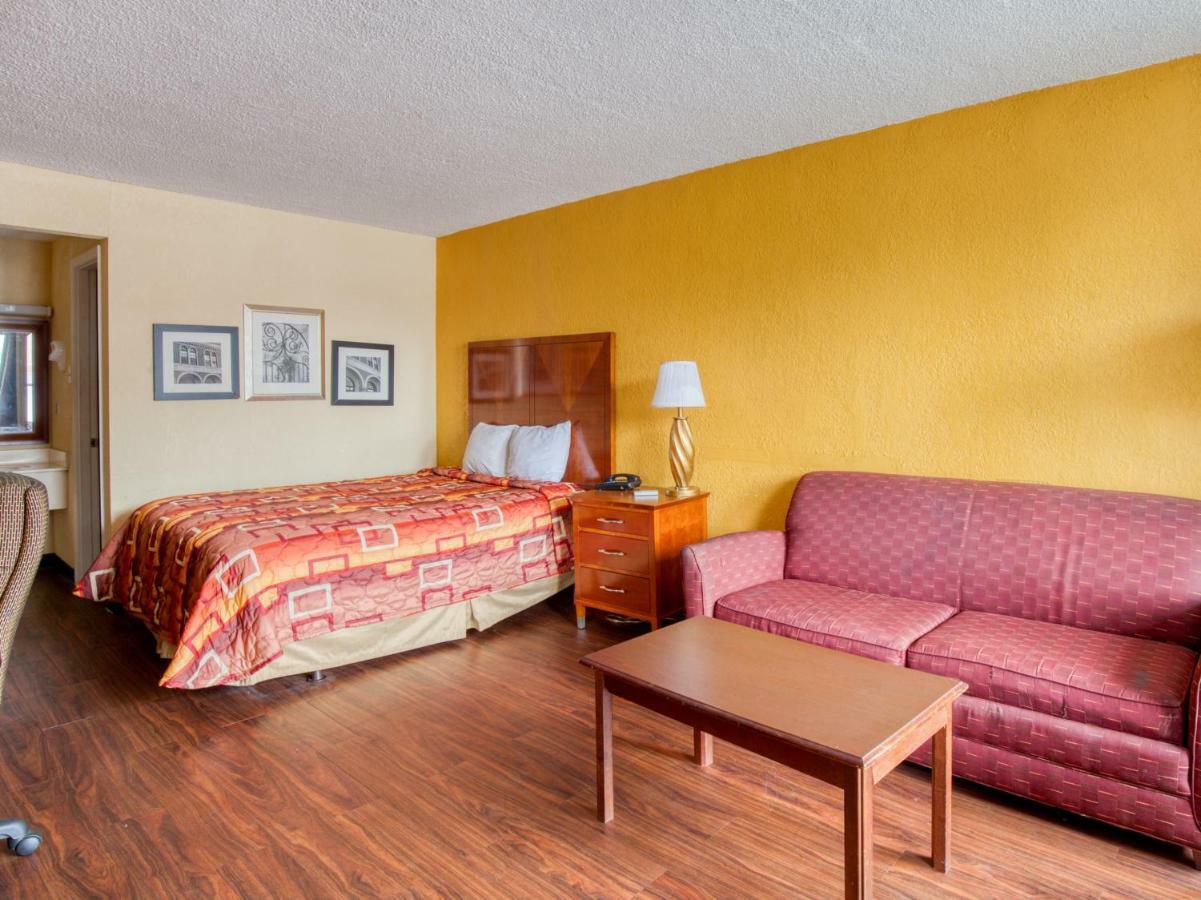 Budgetel Inn & Suites Forest Park Eksteriør bilde